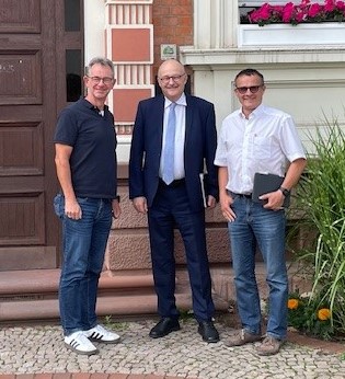 von links nach rechts: Christian Schönung, Dr. Michael Meister und Jürgen Sonnabend